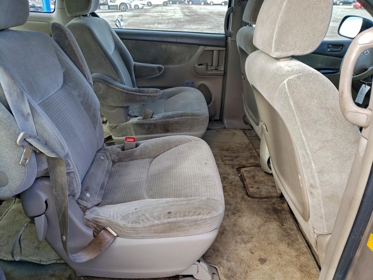 2009 TOYOTA SIENNA CE photo 21