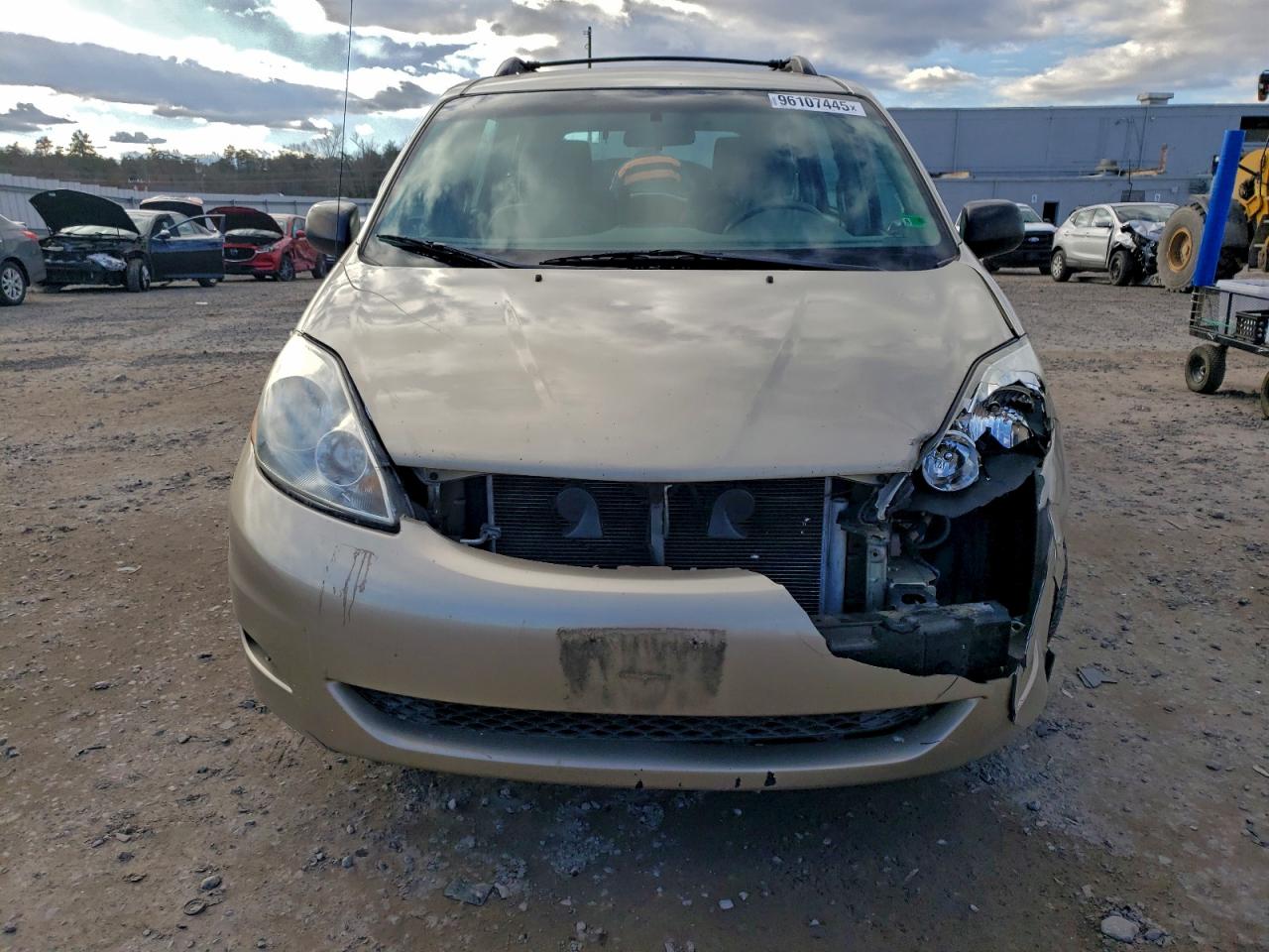 2009 TOYOTA SIENNA CE photo 9