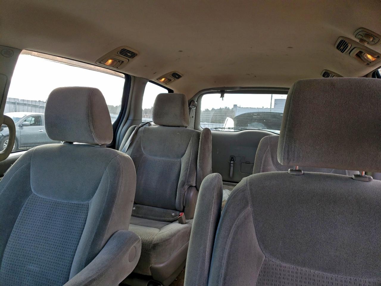 2009 TOYOTA SIENNA CE photo 19
