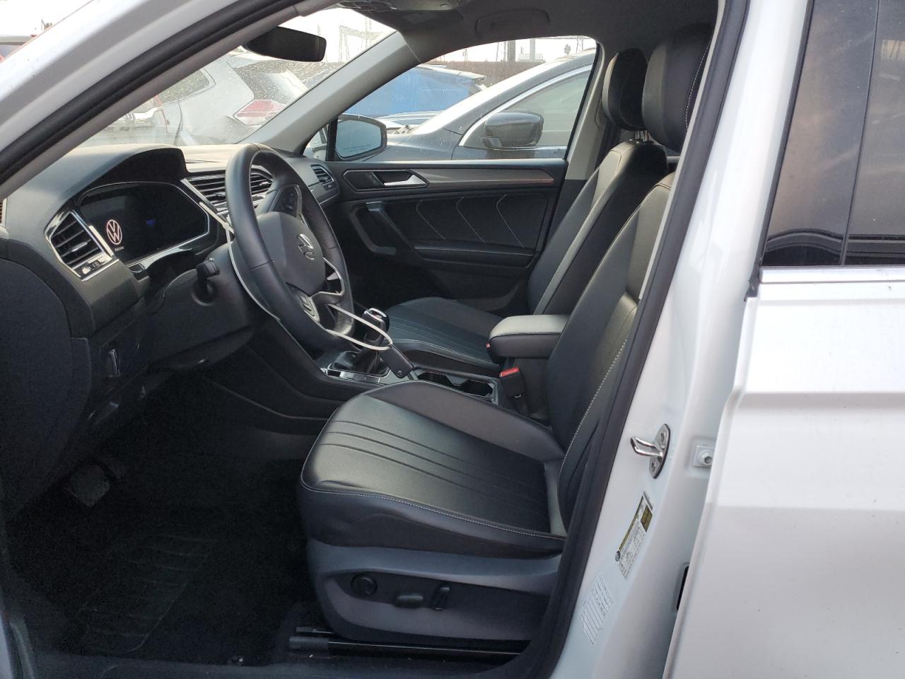 2024 VOLKSWAGEN TIGUAN SE photo 7