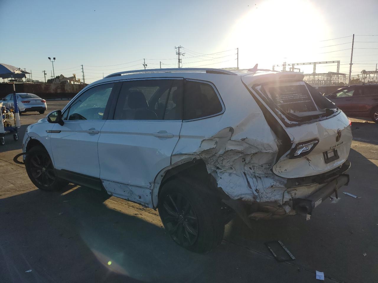 2024 VOLKSWAGEN TIGUAN SE photo 2