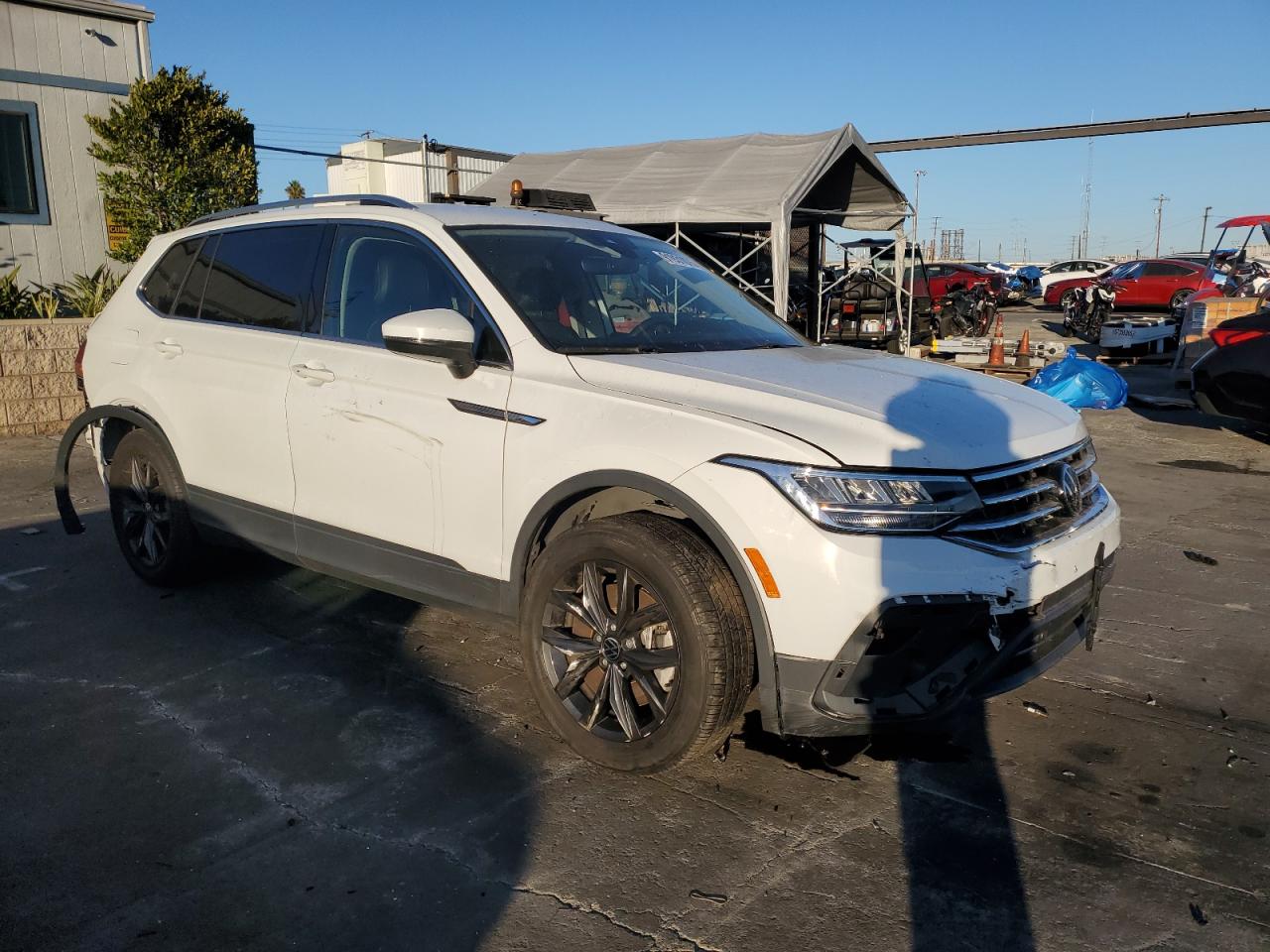 2024 VOLKSWAGEN TIGUAN SE photo 4