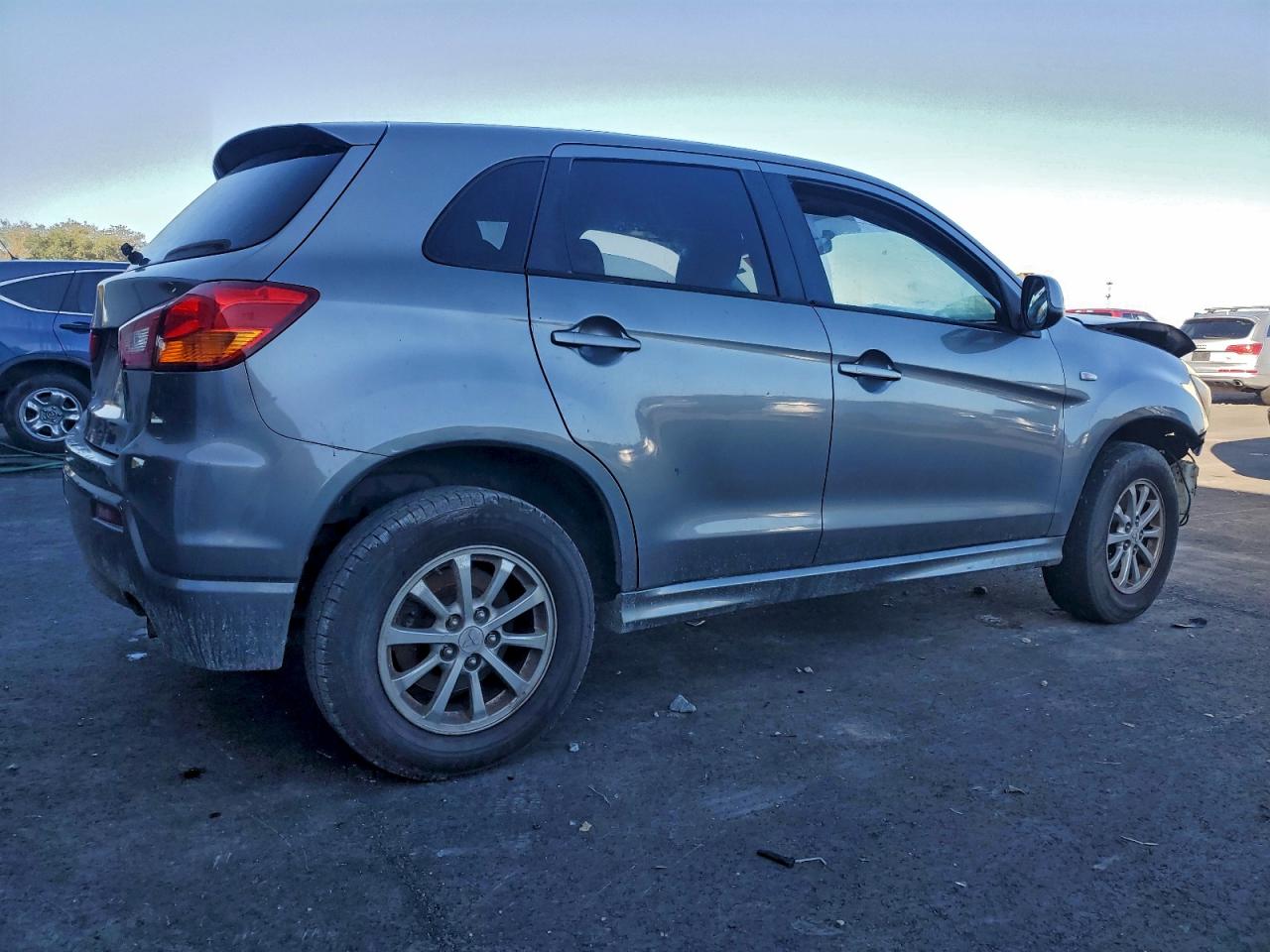 2011 MITSUBISHI OUTLANDER SPORT ES photo 7
