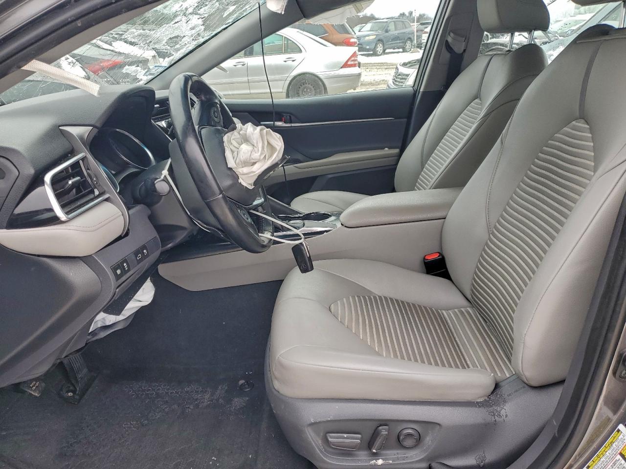 2018 TOYOTA CAMRY L photo 7