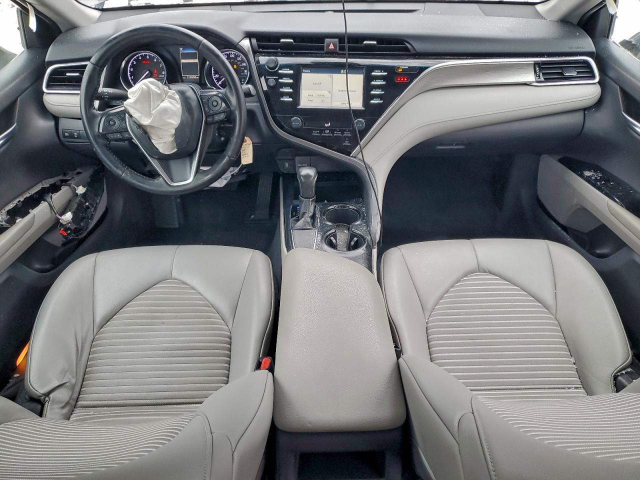2018 TOYOTA CAMRY L photo 8