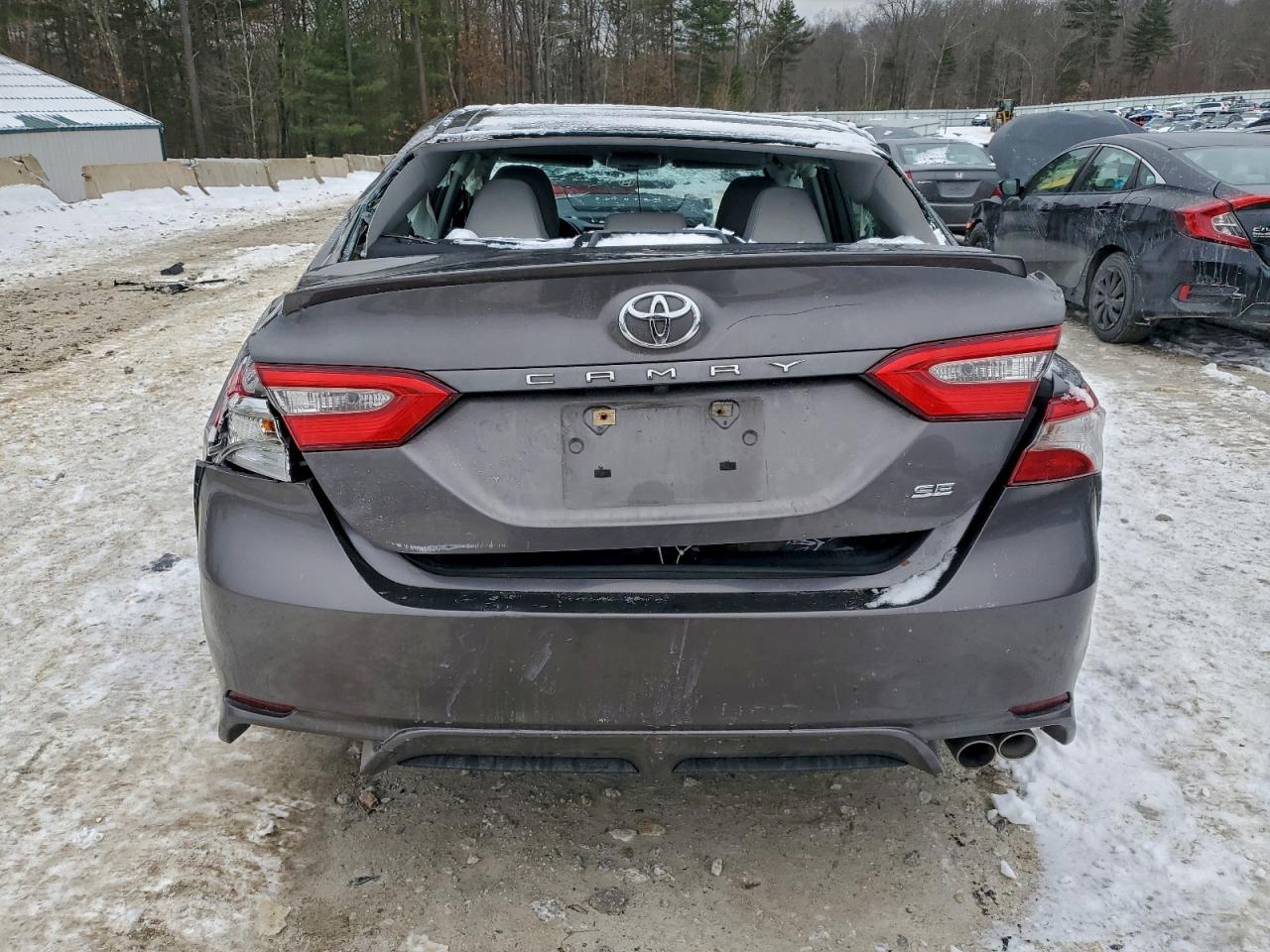 2018 TOYOTA CAMRY L photo 6