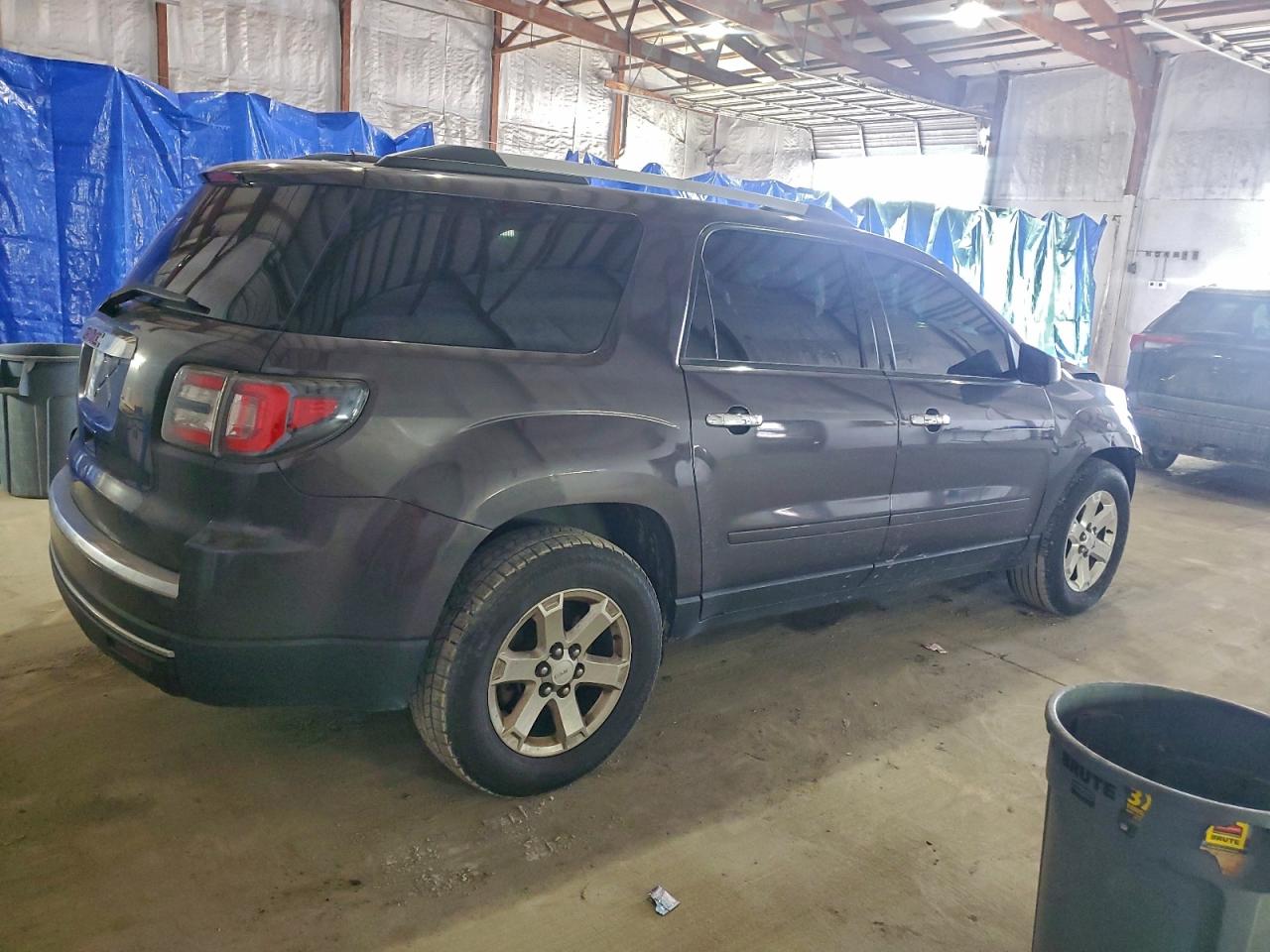 2016 GMC ACADIA SLE photo 3