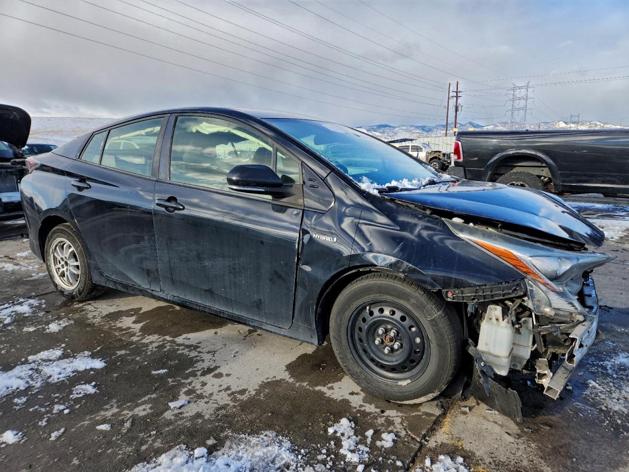 2016 TOYOTA PRIUS photo 4