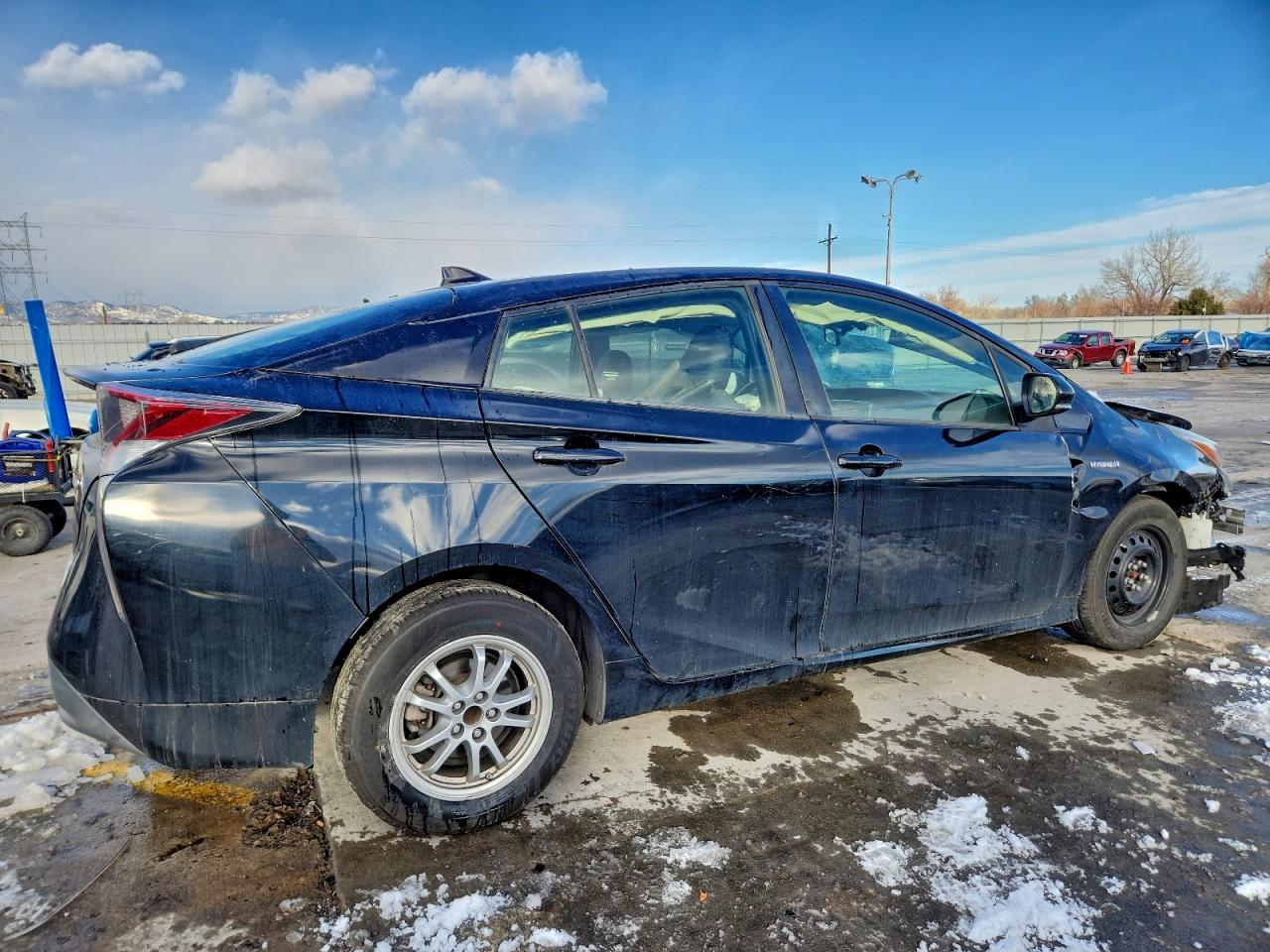 2016 TOYOTA PRIUS photo 3