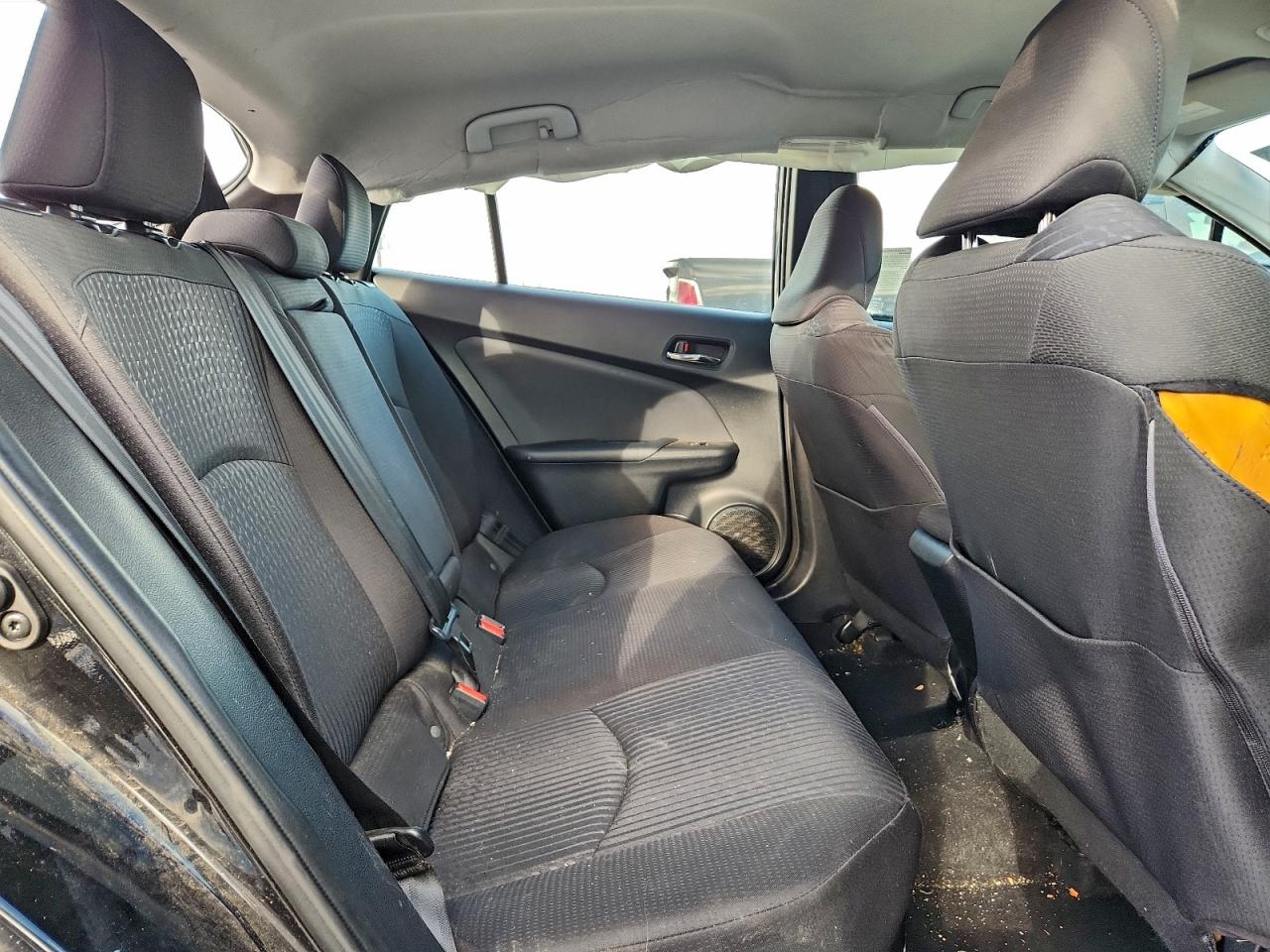 2016 TOYOTA PRIUS photo 10