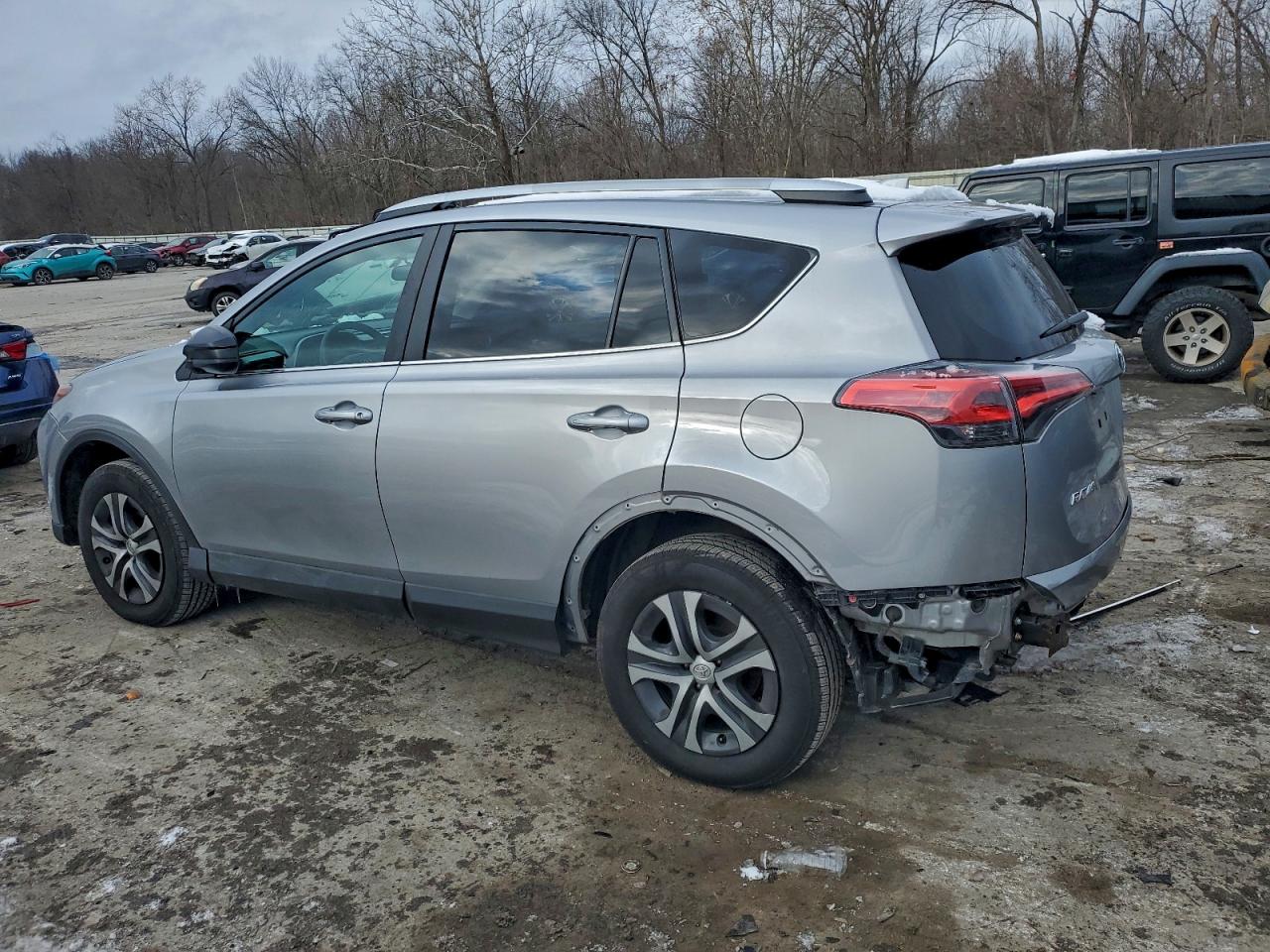 2016 TOYOTA RAV4 LE photo 2