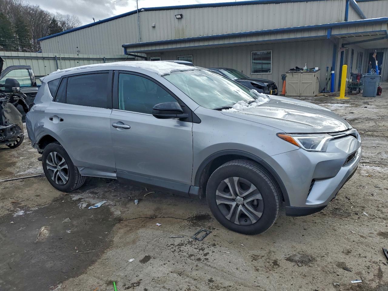 2016 TOYOTA RAV4 LE photo 4