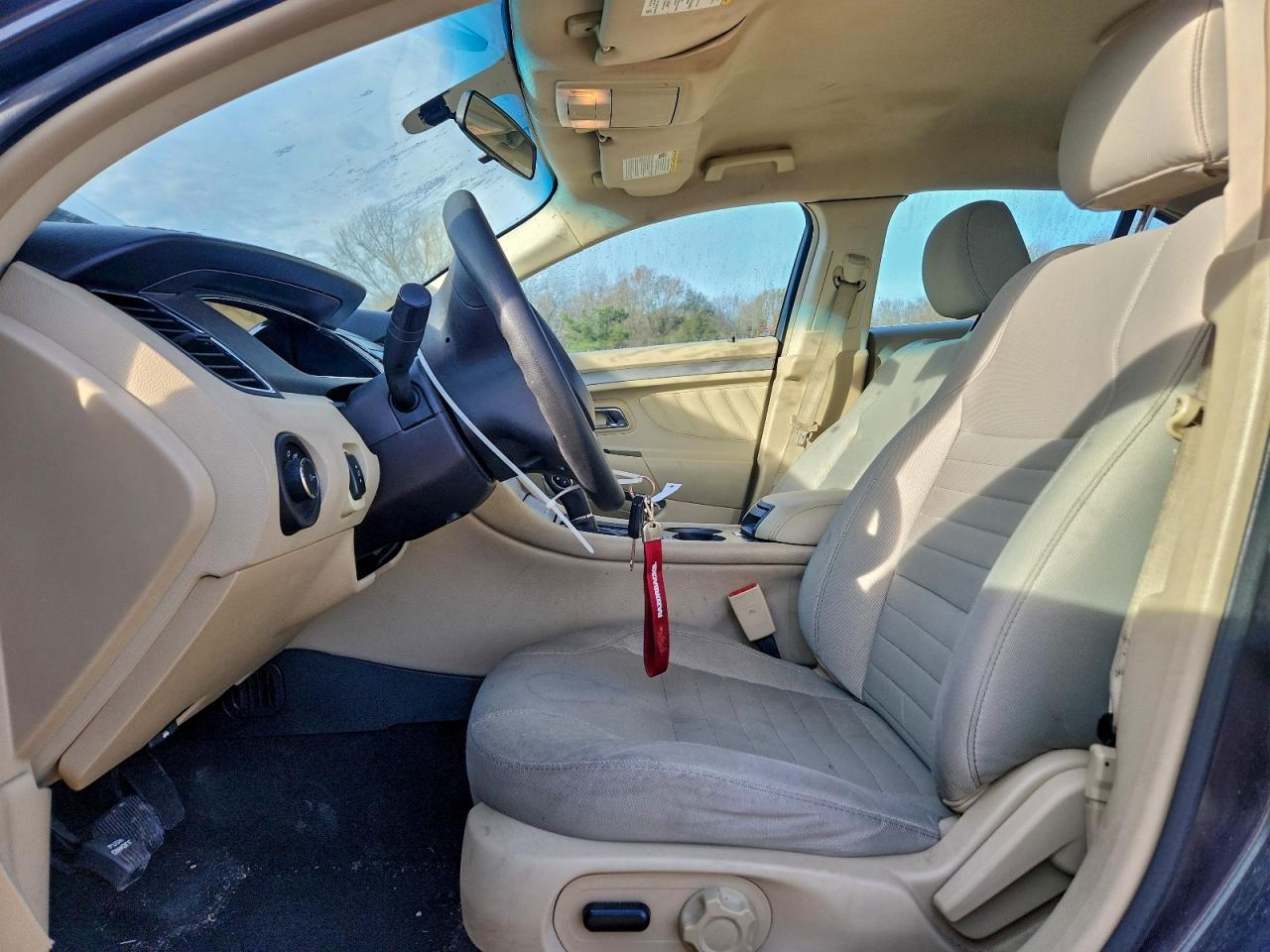 2015 FORD TAURUS SE photo 13