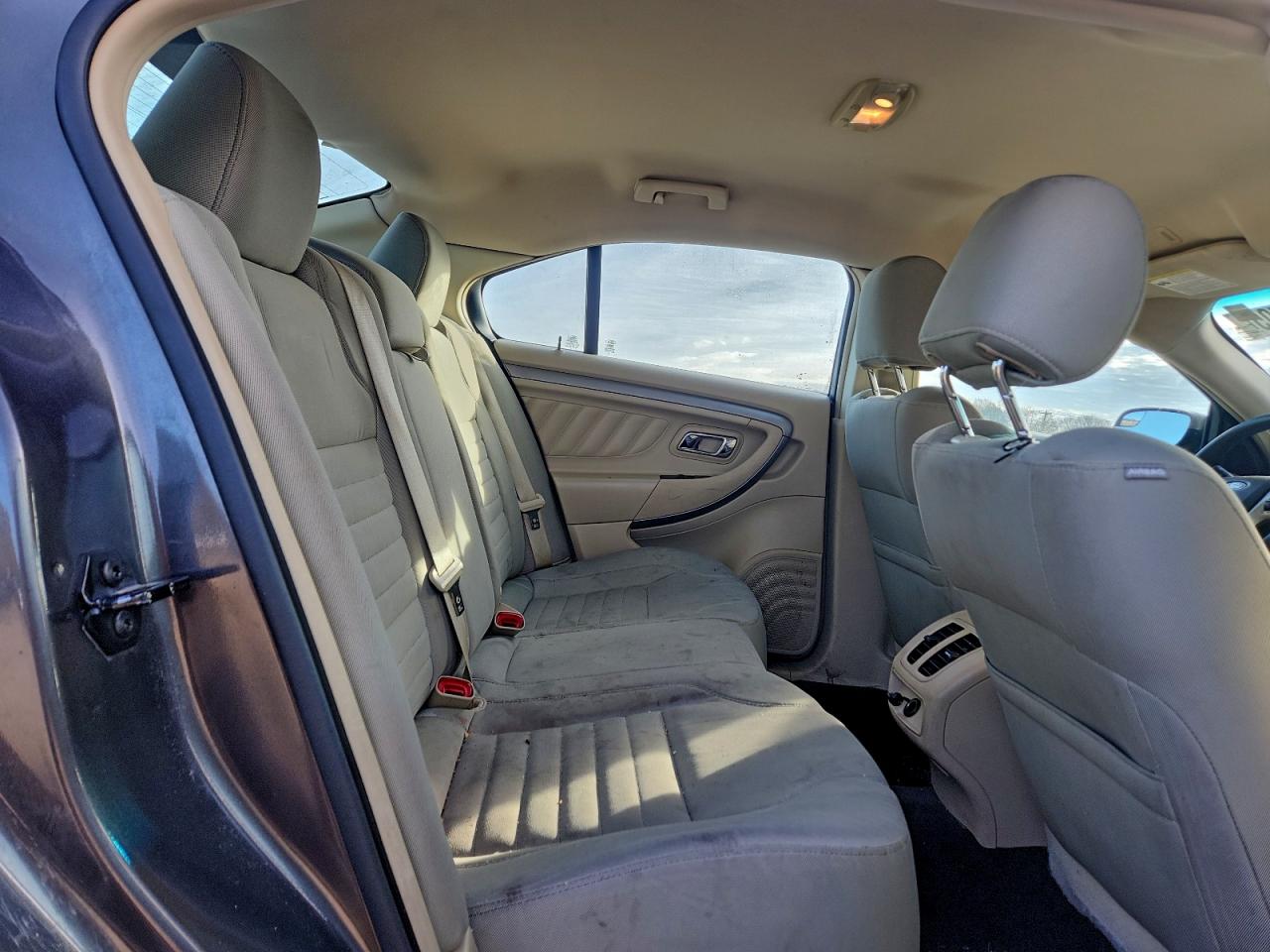 2015 FORD TAURUS SE photo 19