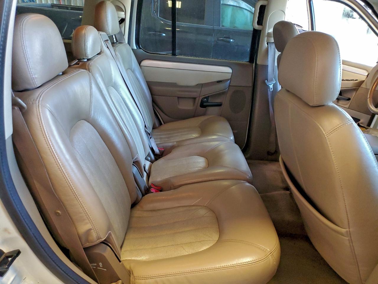 2004 MERCURY MOUNTAINEER photo 11