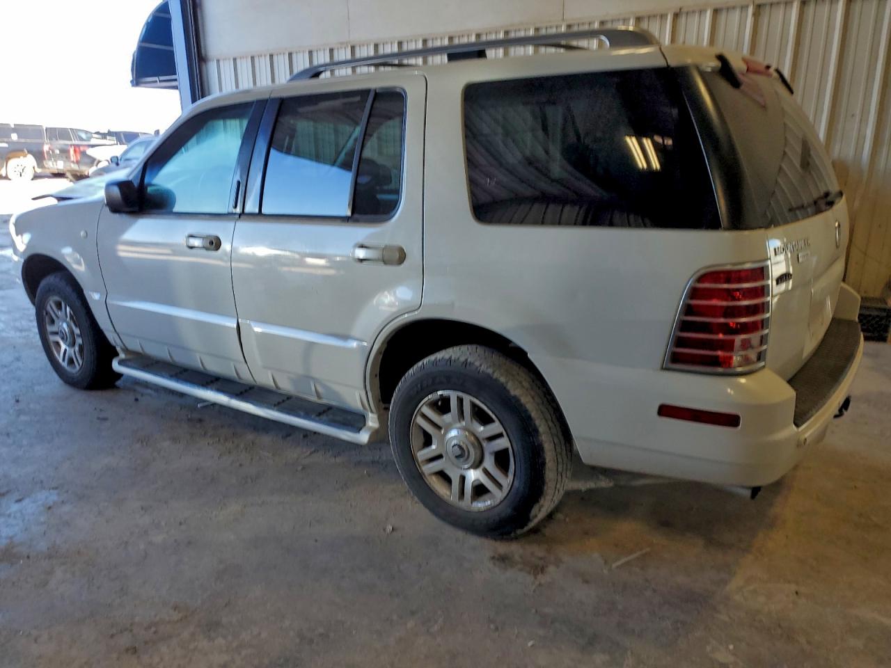 2004 MERCURY MOUNTAINEER photo 2