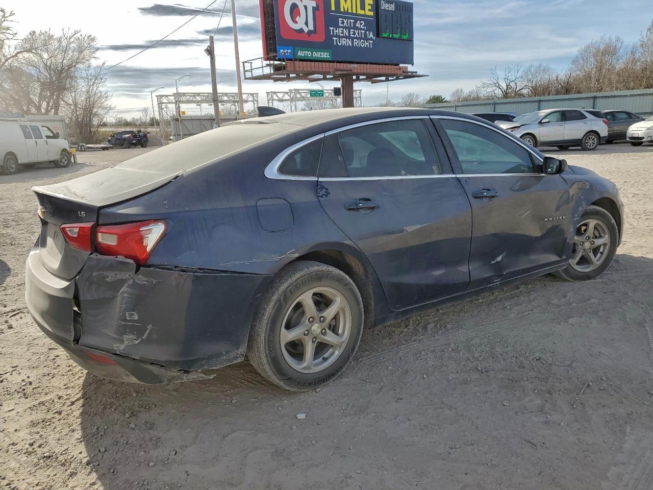 2016 CHEVROLET MALIBU LS photo 3