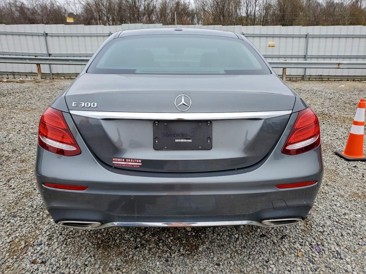2018 MERCEDES-BENZ E 300 photo 16