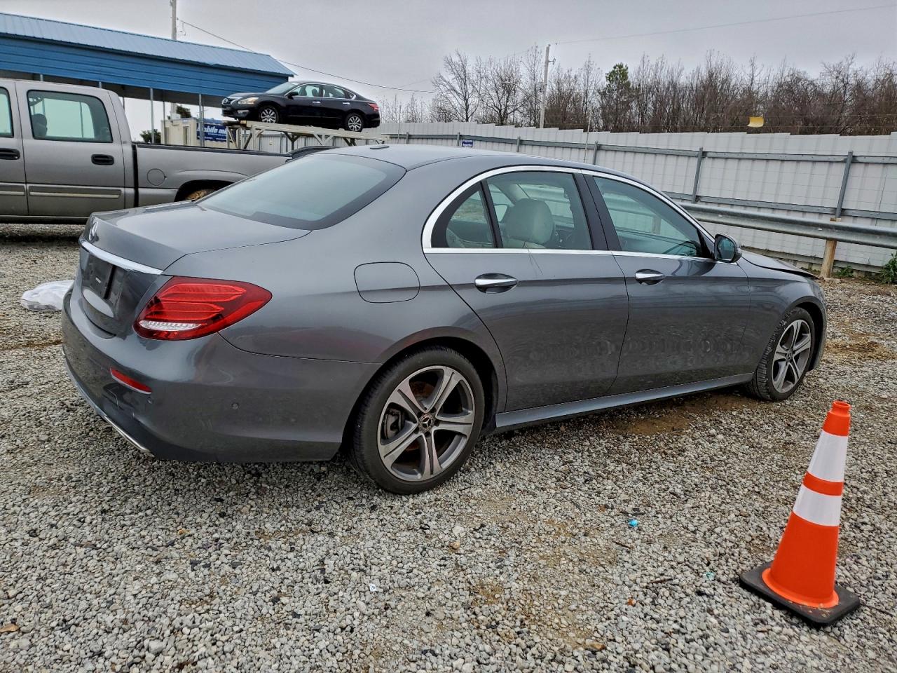 2018 MERCEDES-BENZ E 300 photo 7