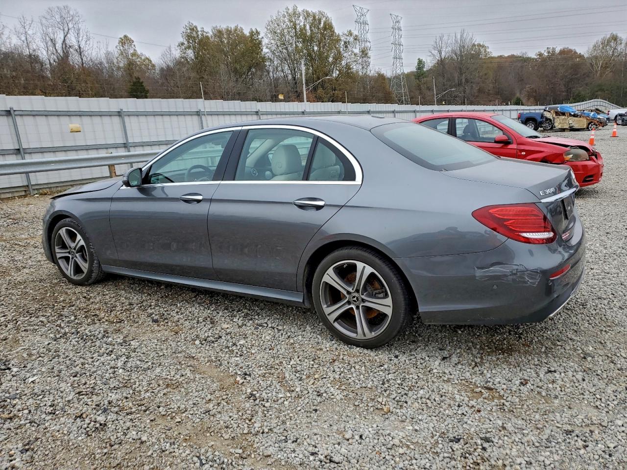 2018 MERCEDES-BENZ E 300 photo 4