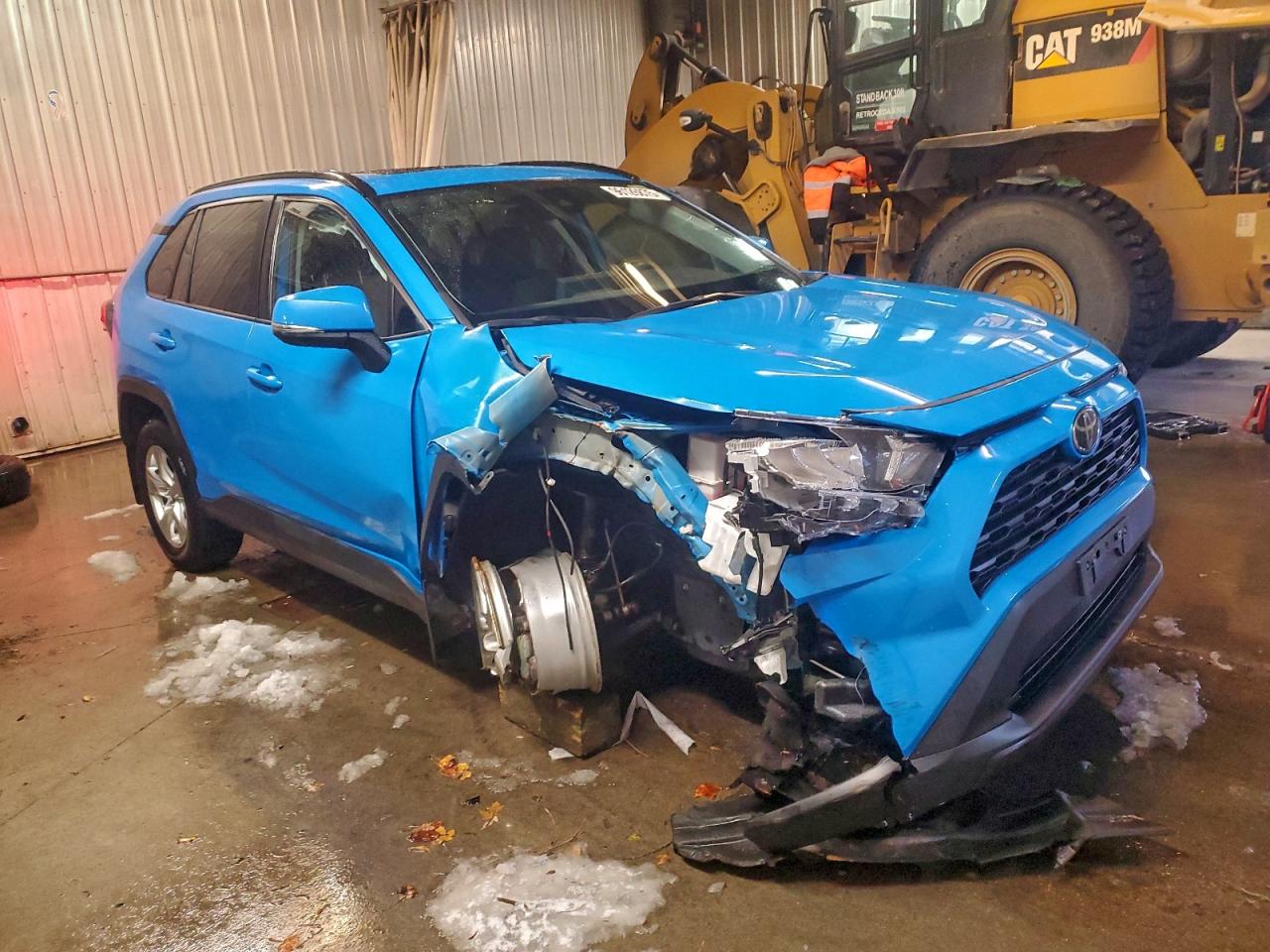2021 TOYOTA RAV4 XLE photo 7