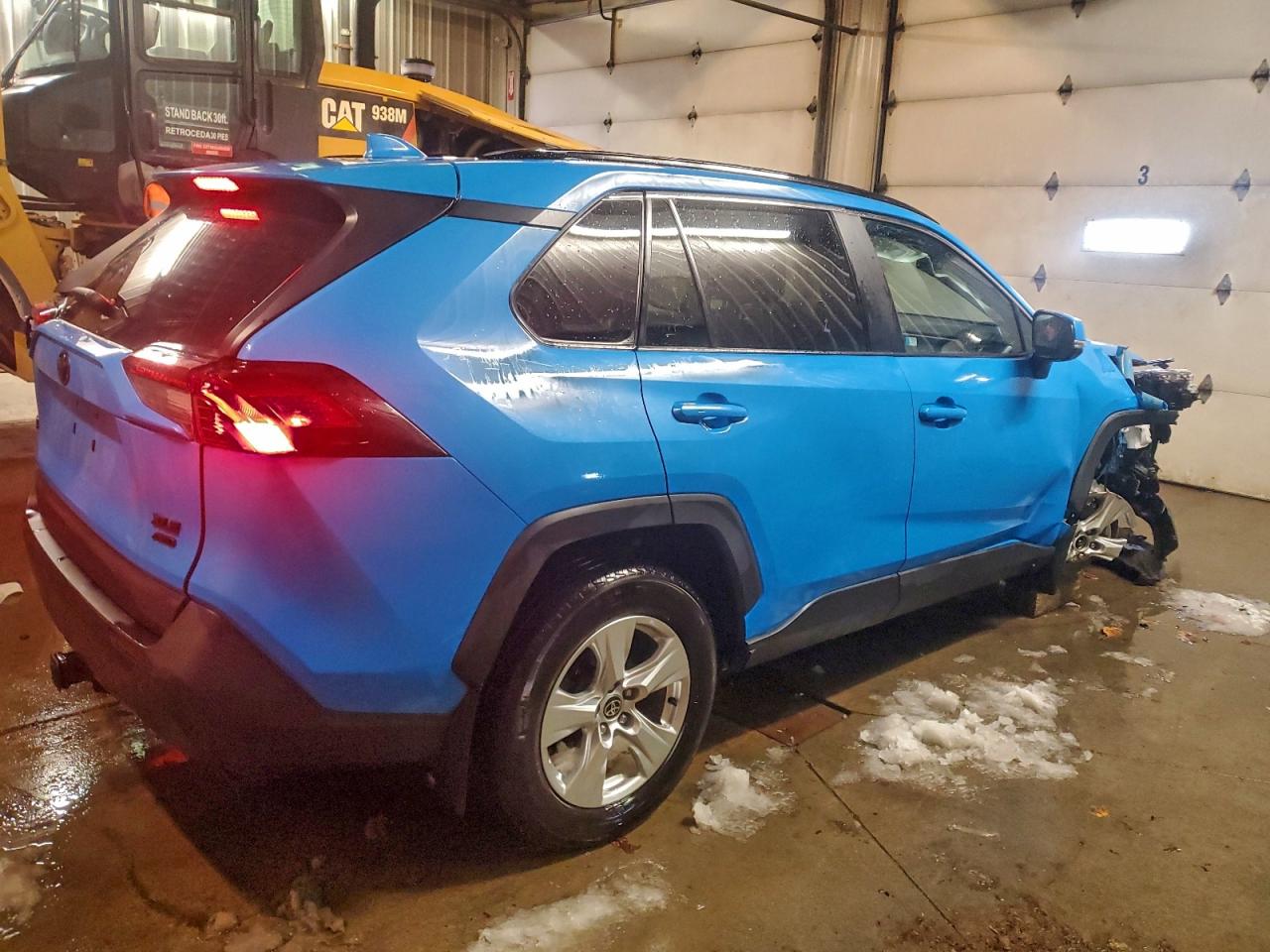 2021 TOYOTA RAV4 XLE photo 5