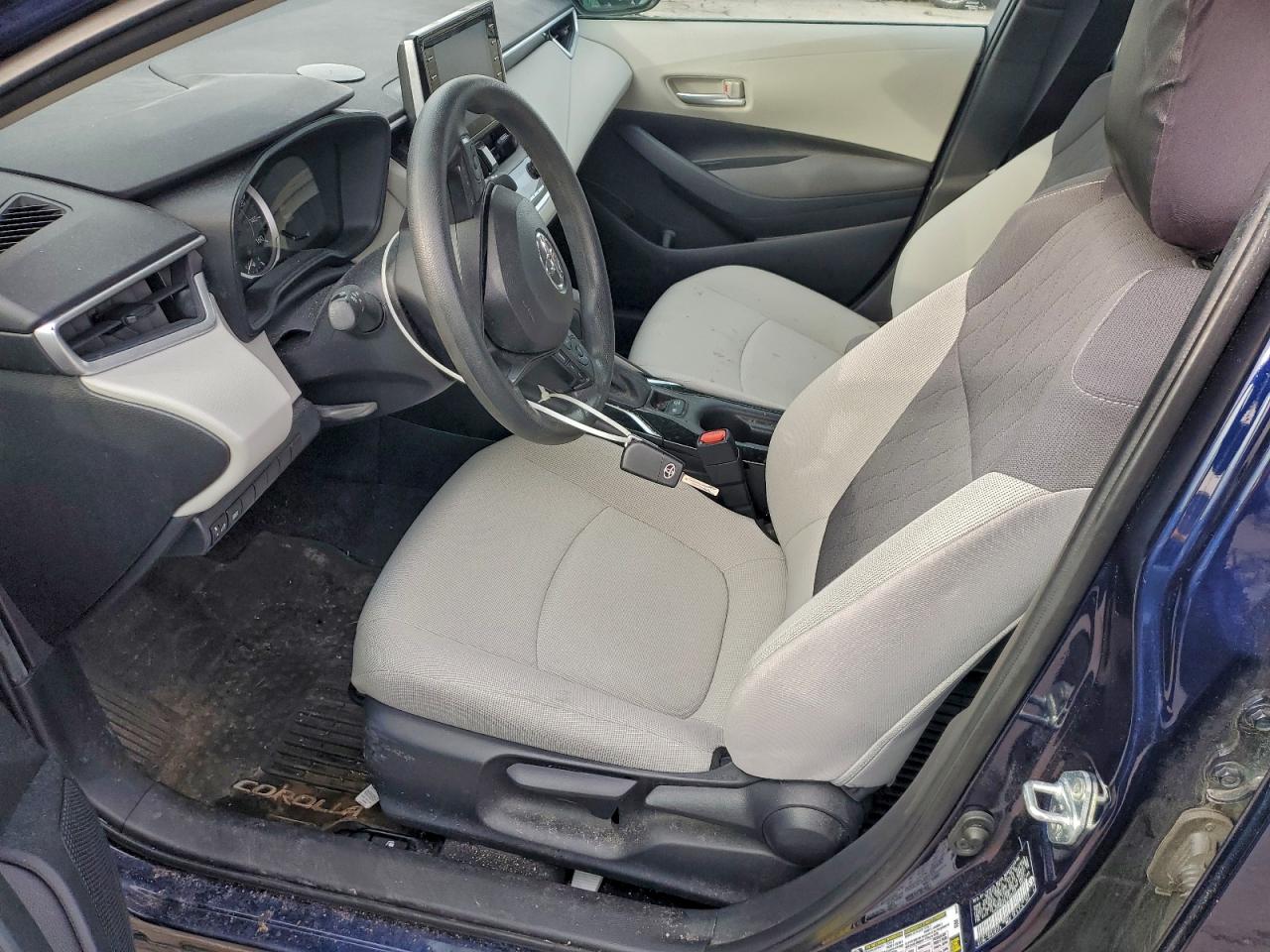 2020 TOYOTA COROLLA LE photo 7