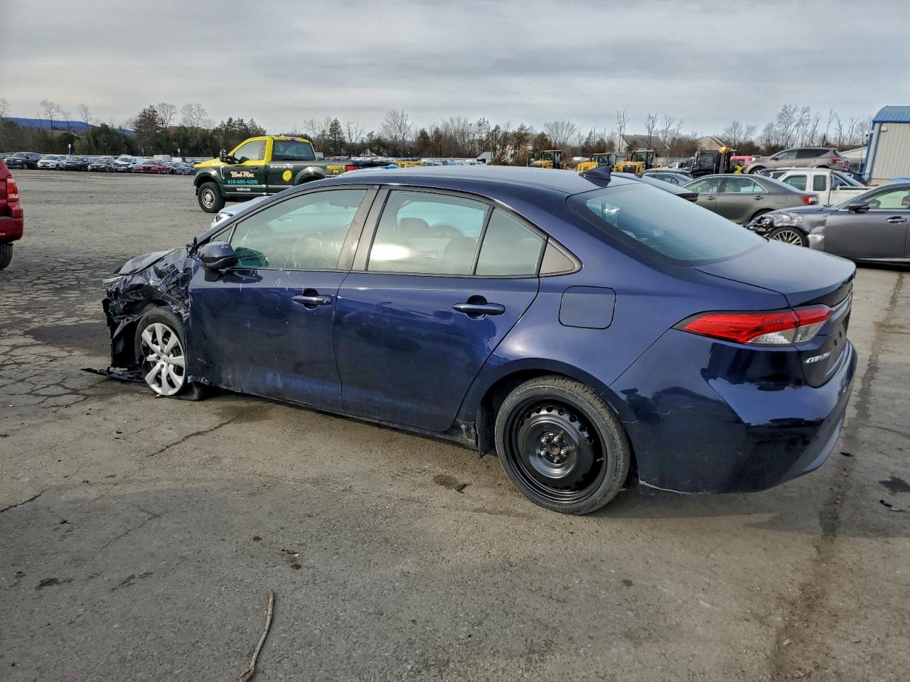 2020 TOYOTA COROLLA LE photo 2