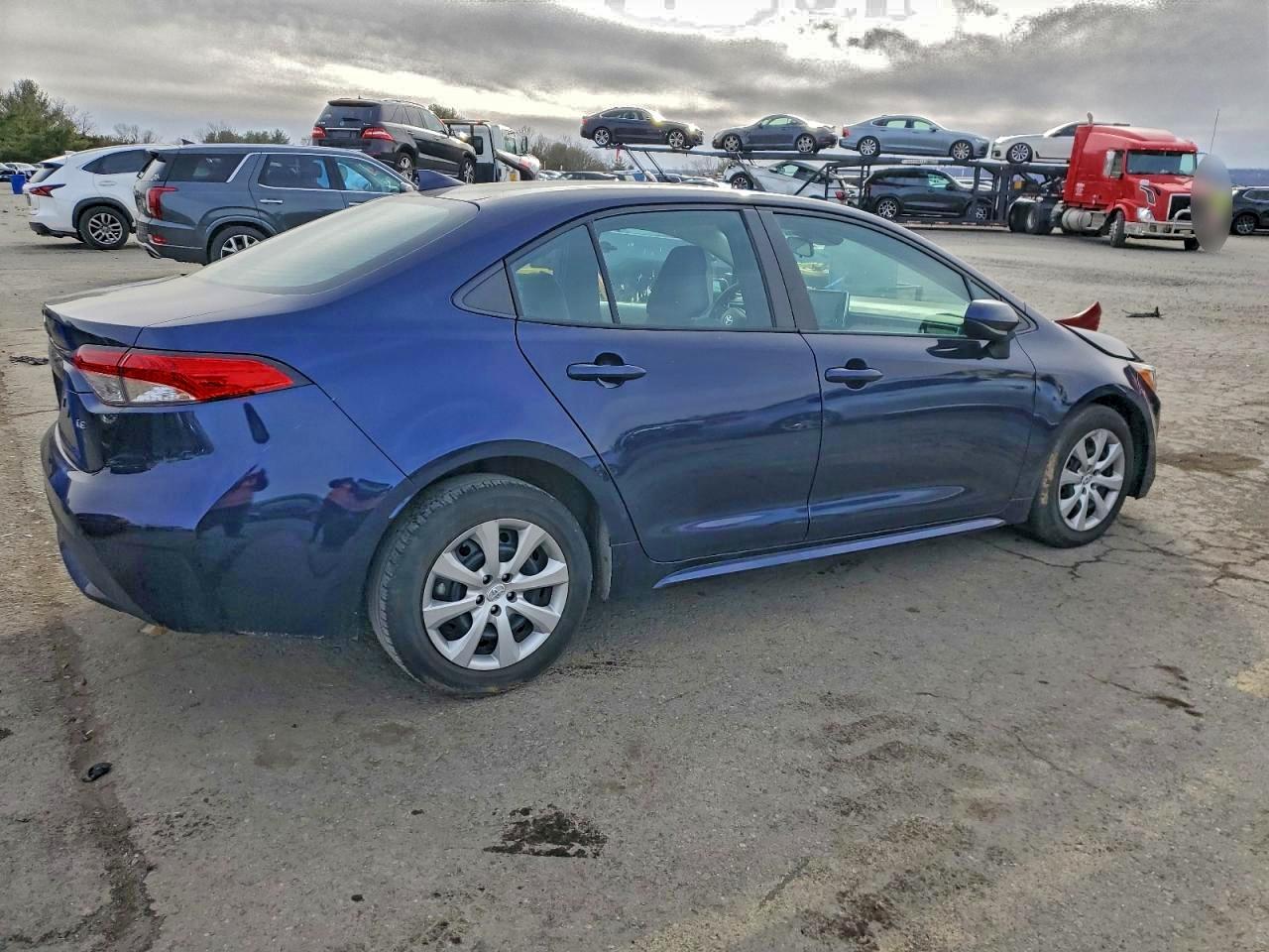 2020 TOYOTA COROLLA LE photo 3