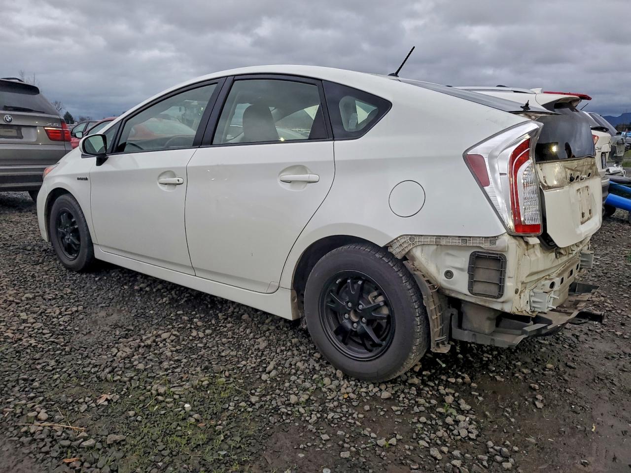 2015 TOYOTA PRIUS TWO photo 4