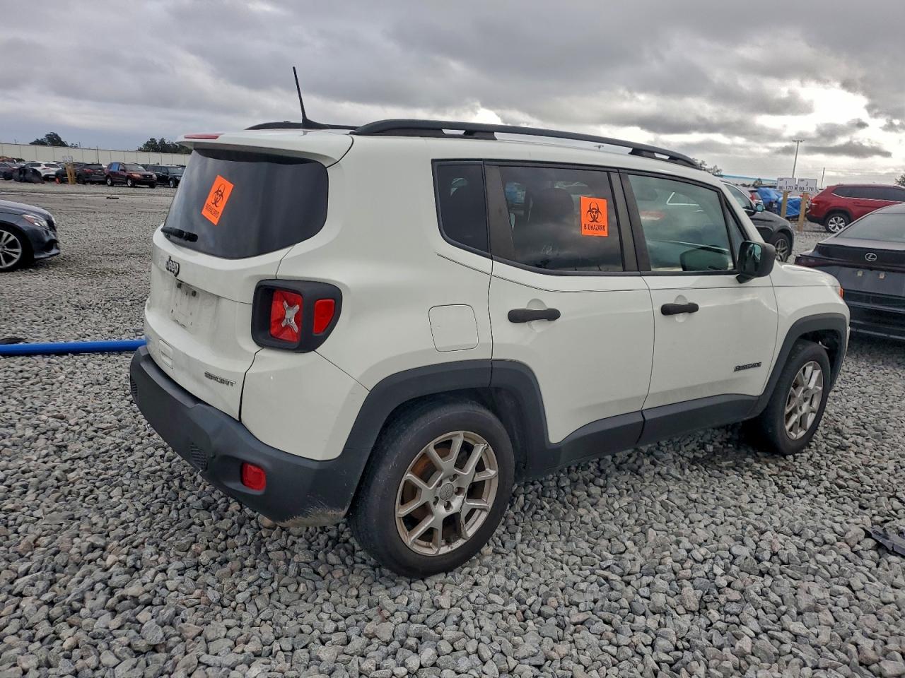 2019 JEEP RENEGADE SPORT photo 3