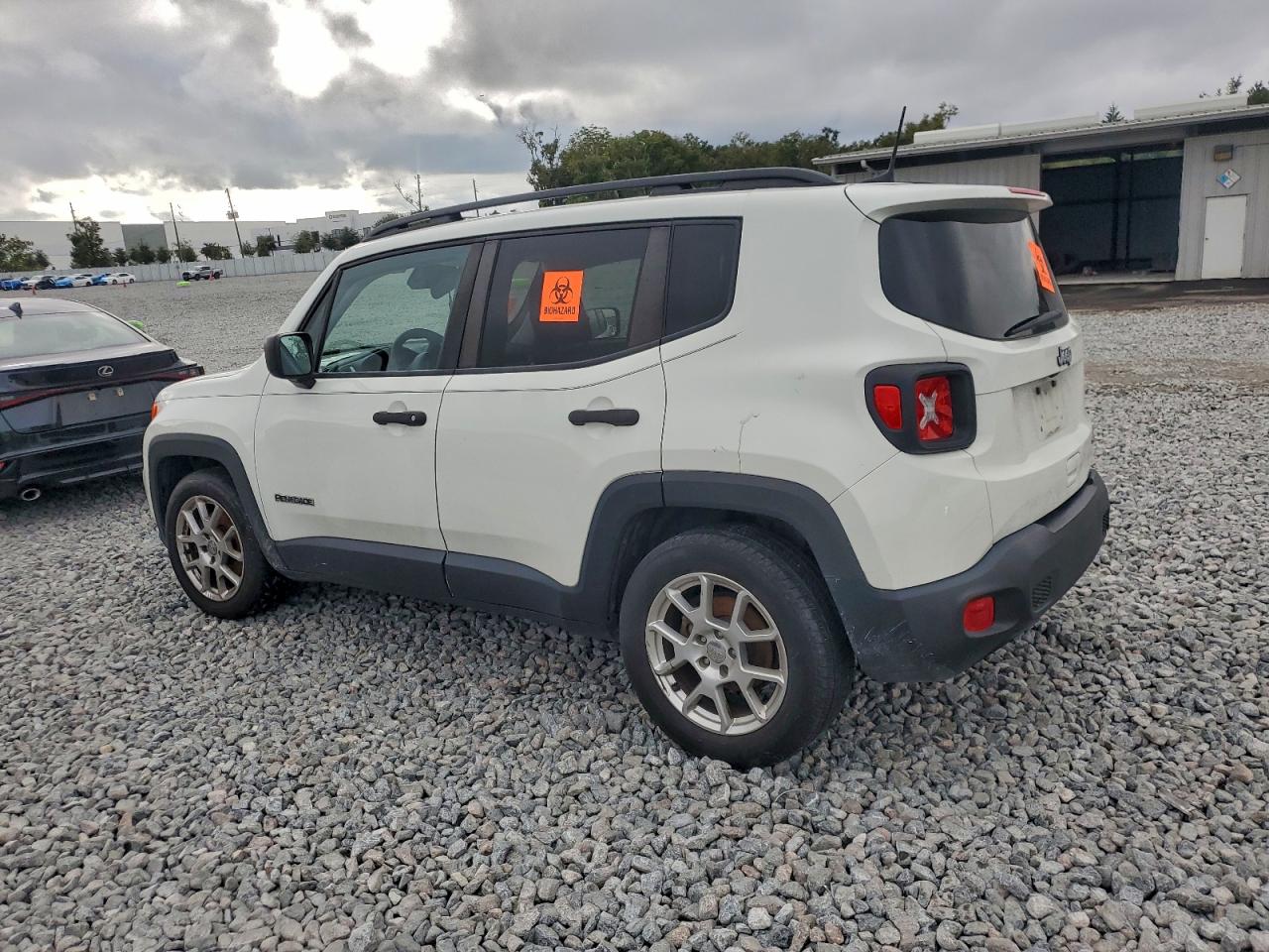 2019 JEEP RENEGADE SPORT photo 2