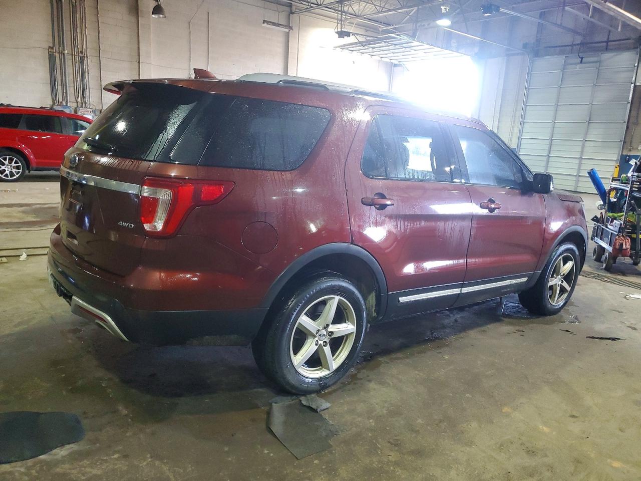 2016 FORD EXPLORER XLT photo 3
