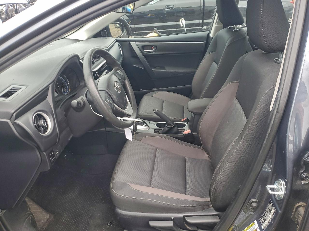 2019 TOYOTA COROLLA LE photo 13