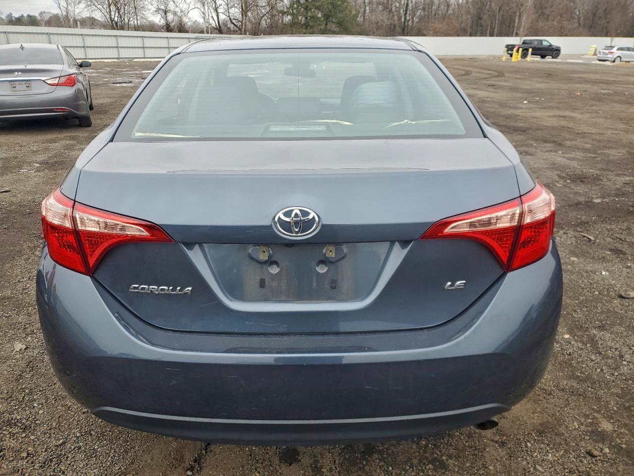 2019 TOYOTA COROLLA LE photo 11