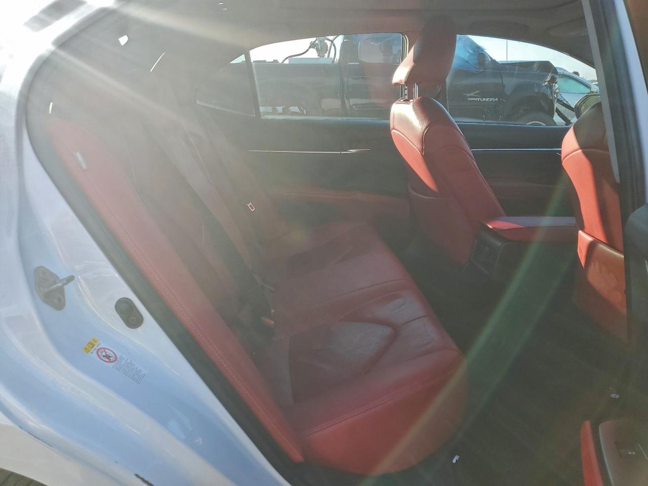 2018 TOYOTA CAMRY photo 19