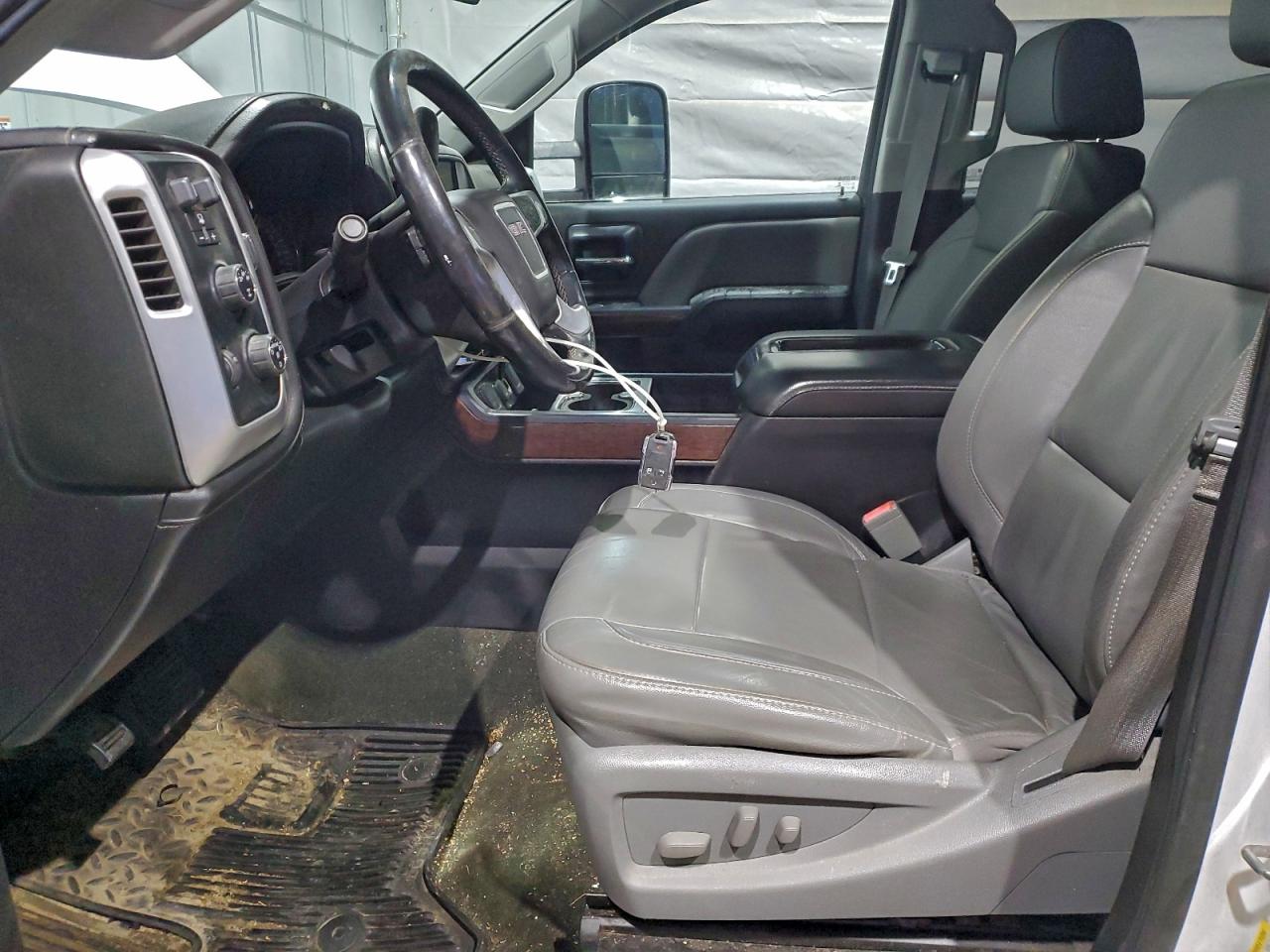2015 GMC SIERRA K2500 SLT photo 19
