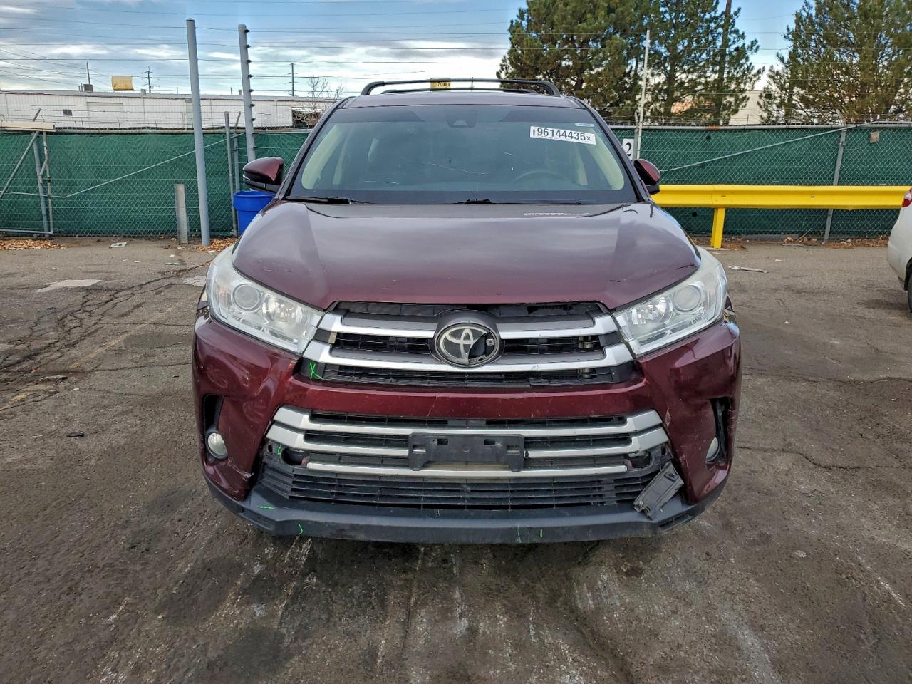 2018 TOYOTA HIGHLANDER LE PLUS photo 5