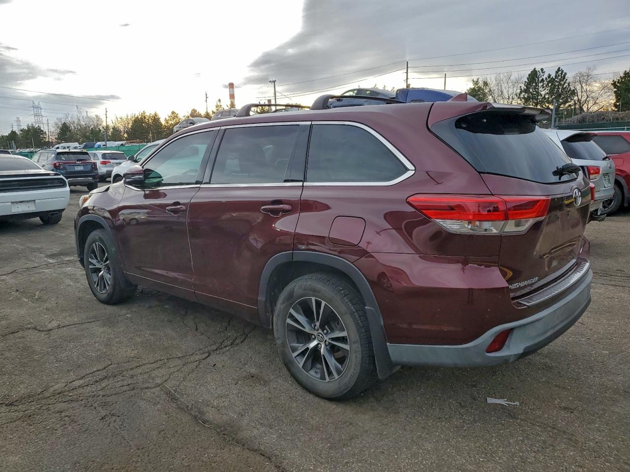 2018 TOYOTA HIGHLANDER LE PLUS photo 2