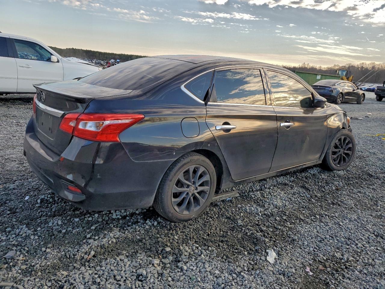 2018 NISSAN SENTRA S photo 5