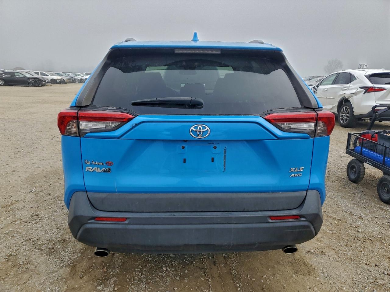 2021 TOYOTA RAV4 XLE photo 6