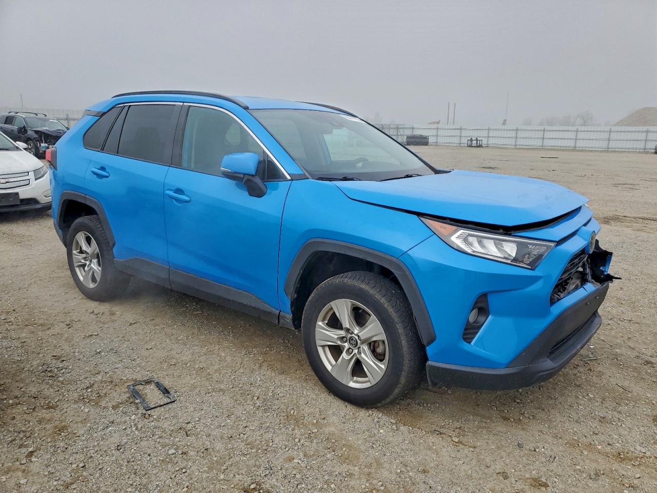 2021 TOYOTA RAV4 XLE photo 4