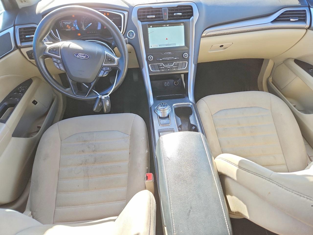 2019 FORD FUSION SE photo 8