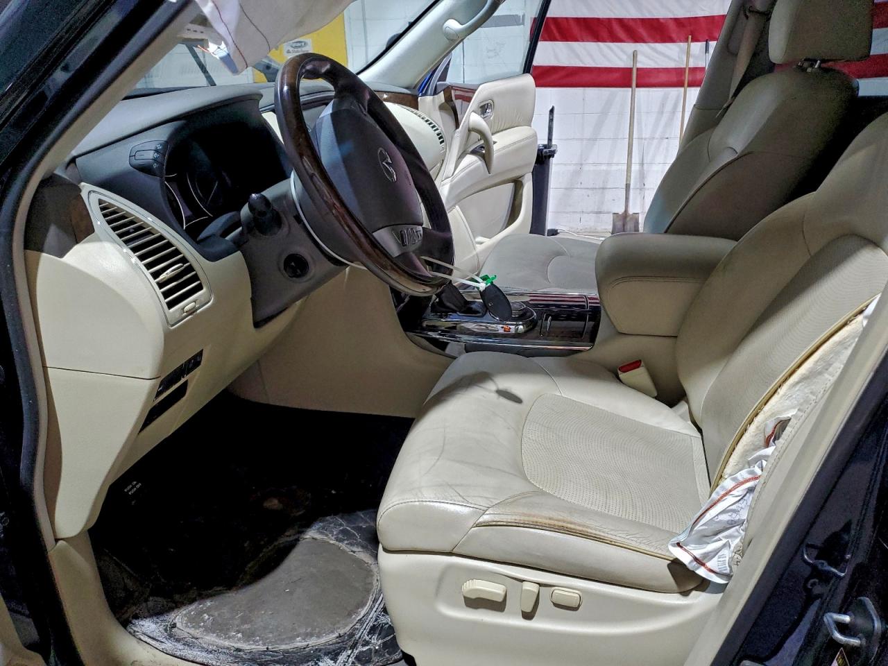 2017 INFINITI QX80 BASE photo 13