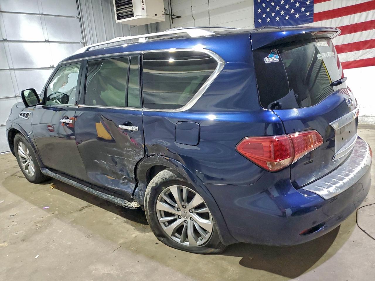2017 INFINITI QX80 BASE photo 3