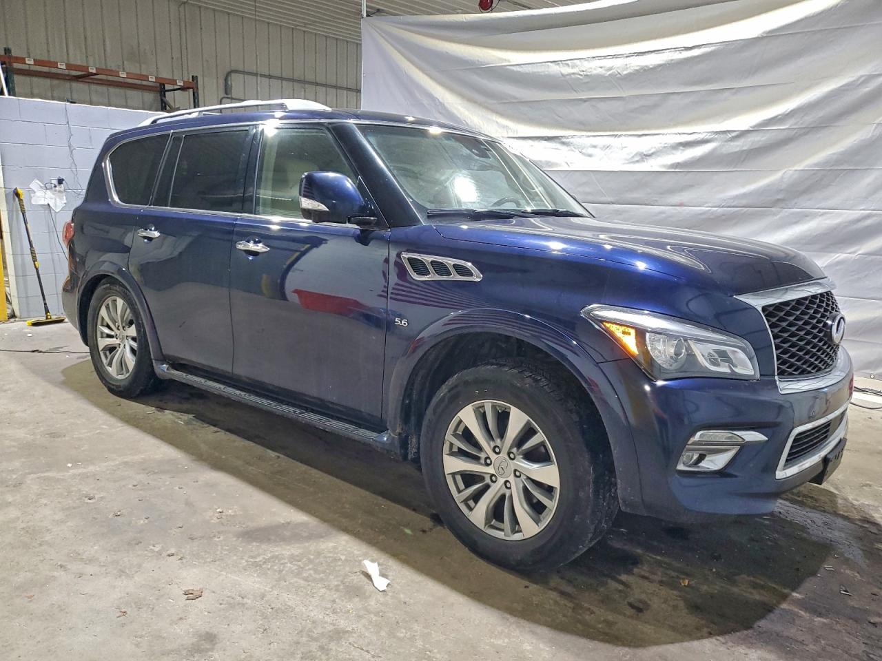 2017 INFINITI QX80 BASE photo 7