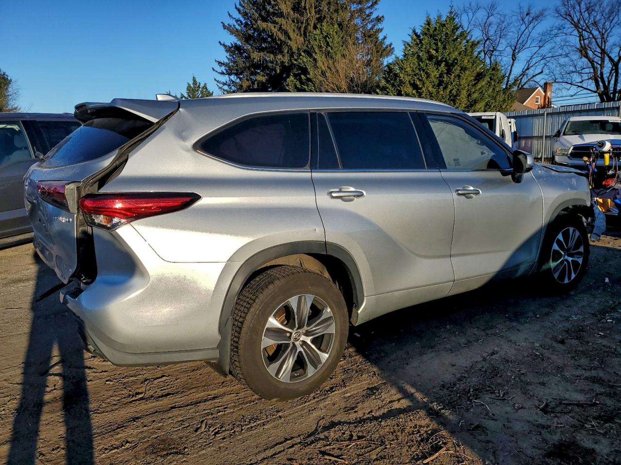 2022 TOYOTA HIGHLANDER HYBRID XLE photo 5