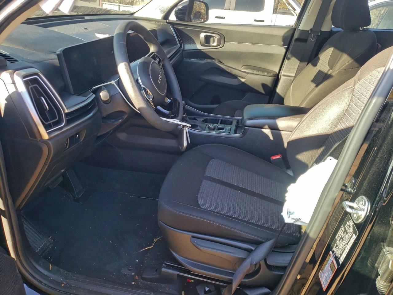 2024 KIA SORENTO LX photo 7