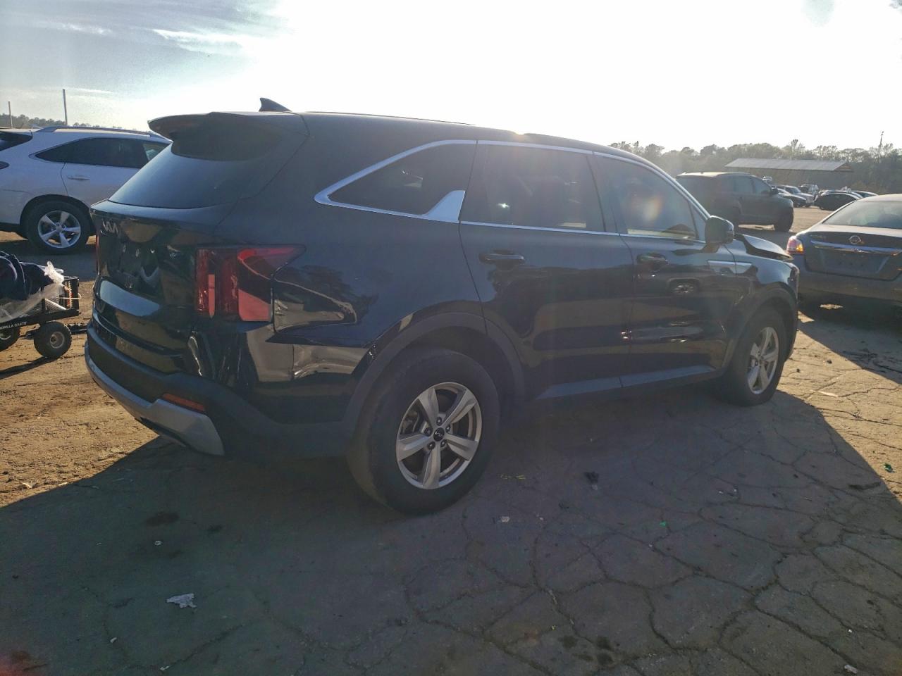 2024 KIA SORENTO LX photo 3