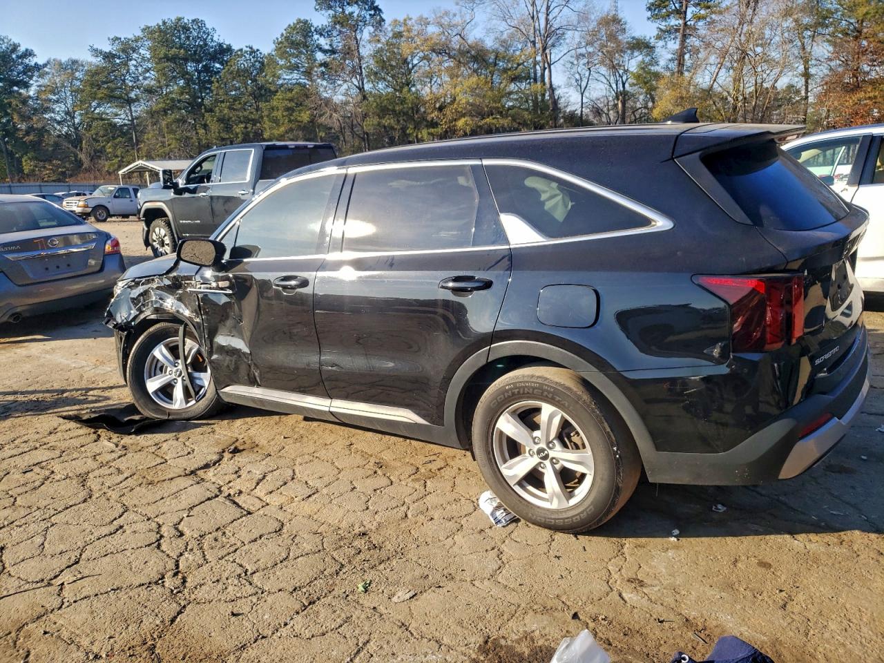 2024 KIA SORENTO LX photo 2